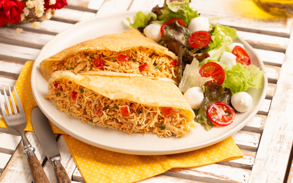 Crepe de Frigideira com Frango: Receita Fácil, Saudável e Perfeita para Qualquer Refeição Crepe de Frigideira com Frango